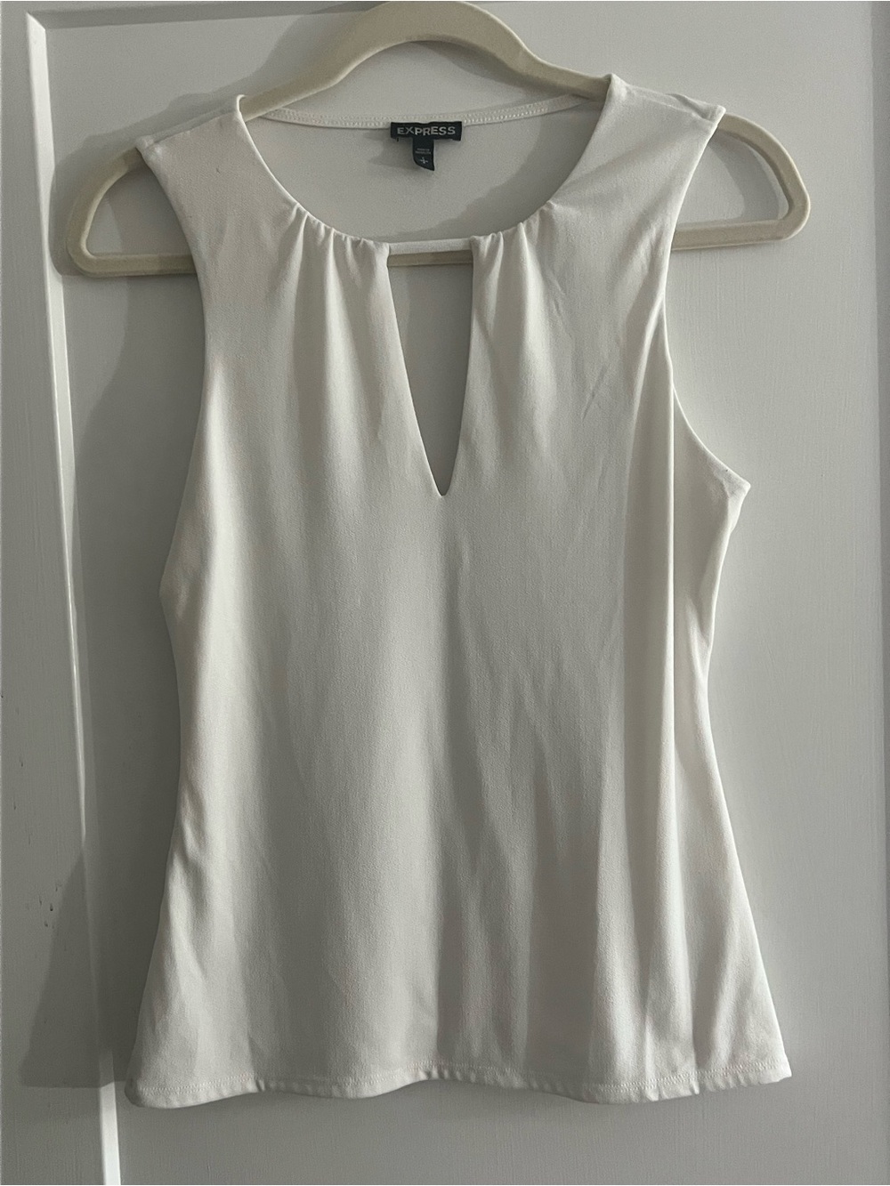 Express White Sleeveless Keyhole Camisole